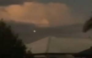 VIDEO YouTube - Ufo in Australia? Oggetto luminoso in cielo