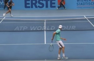 VIDEO Tennis. Andreas Seppi colpo dietro la schiena