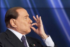 Berlusconi: "Euro e lira insieme"