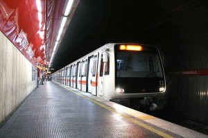 Metro A Roma bloccata tra Agnanina e Arco di Travertino