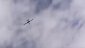YOUTUBE - Siria, drone Usa sfiora jet da guerra russo