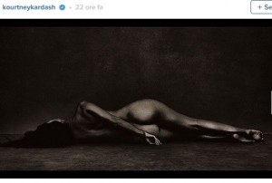 Kourtney Kardashian nuda su web per dimenticare Scott Disick