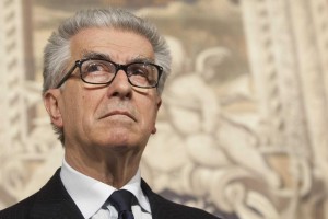 Senato, Luigi Zanda a Grasso: "Vagliate insulti M5s a Pd"