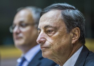 Mario Draghi: "Bce pronta ad agire, ma non può fare tutto"