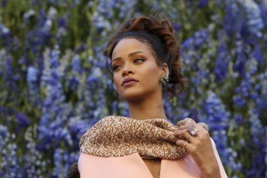 Rihanna torna al cinema nel film di Luc Besson VIDEO