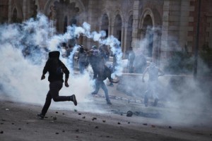 Gaza, ancora scontri a Gerusalemme: ucciso un palestinese