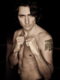 Justin Trudeau, FOTO tatuaggio spalla virale su Fb e Twitter