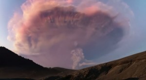 il fulmine vulcanico ripreso in Patagonia