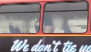 VIDEO YouTube, Londra: autista si masturba sul bus vuoto