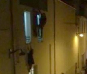 Attentati Parigi, ucciso da colpo vagante mentre era in casa