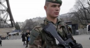 Dopo gli attacchi del 13 novembre il presidente Hollande ha dato ordine di rivedere, almeno parzialmente, i tagli al personale militare
