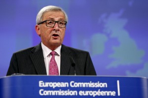 Migranti, Juncker: "Avanti così li redistribuiremo nel 2101"