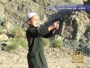 Afghanistan, bimbo fugge da "scuola per kamikaze"