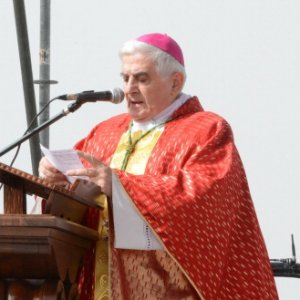 Sassari, scuola dice no al vescovo: metà alunni stranieri