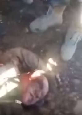 YouTube pilota russo, ribelli mostrano corpo. Urlano "Allah"