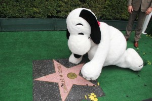 Snoopy debutta sulla Walk of Fame a Hollywood VIDEO