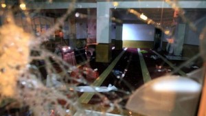 Imboscata a Polizia in Corsica, cittadini assaltano moschea