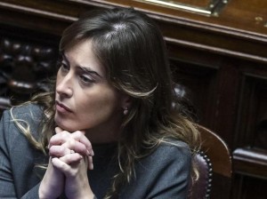 Maria Elena Boschi: "Noi non siamo i Berlusconi di Arezzo"