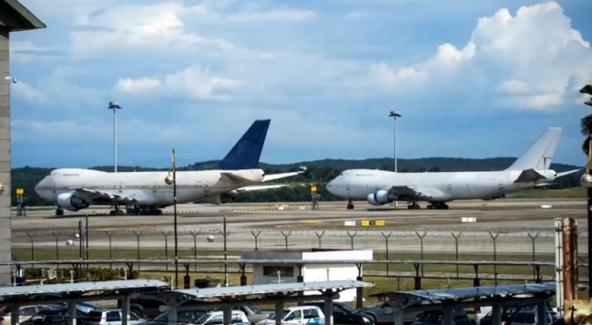 Malaysia, mistero: tre Boeing 747 abbandonati in aeroporto