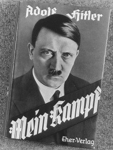 "Mein Kampf" di Adolf Hitler nelle scuole, ebrei contrari