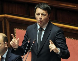 Renzi: "Italia uscita dalle secche, nel 2015 la svolta"