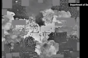 YOUTUBE Bombe sul tesoro dell'Isis: banconote in cenere