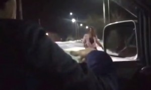 YOUTUBE Ferma auto con mani insanguinate: "Ho ucciso..."