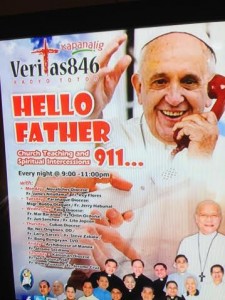 Papa Francesco sorride, il ricco lancia hambuger: è Manila..