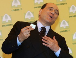 Berlusconi mangia una mozzarella...