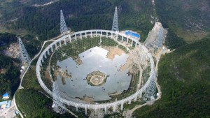 Cina costruisce mega telescopio per cercare alieni