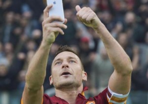 Calciomercato Roma, Leicester in pressing su Francesco Totti (foto ansa)