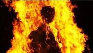 India: bruciata viva dai suoi parenti dopo una fuga d'amore