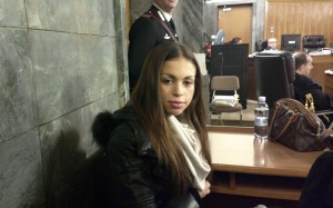 Ruby a processo con Berlusconi ma "non ha soldi per affitto"