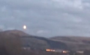 YOUTUBE "Ufo in Scozia": misteriosa sfera luminosa