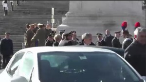 25 aprile,  Mattarella e Renzi all'Altare della Patria VIDEO