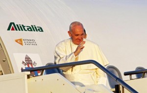 Papa: "Tragedia profughi catastrofe maggiore da 2° guerra''