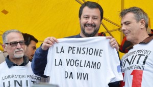 Salvini sotto casa Fornero: "Chieda scusa per legge7
