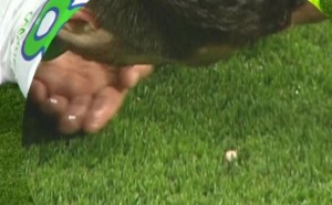 Vieirinha, dente salta durante Wolfsburg-Real Madrid FOTO_3