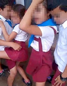 Cuba, bambini ballano twerking a scuola 33