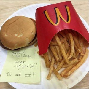 McDonald's: Ecco perché il nostro cibo non si decompone FOTO