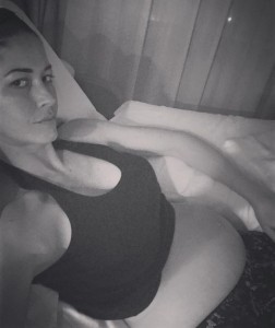 Elena Santarelli, polemica sulla pancia dopo il parto FOTO