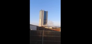 Torre resta in piedi dopo l'esplosione 
