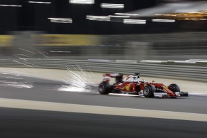 F1 Bahrain live, Vettel fuori subito: fumata bianca