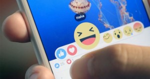 Facebook, polizia: non usate "reazioni", privacy a rischio