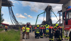 Germania, crolla cantiere in autostrada: almeno tre morti FOTO