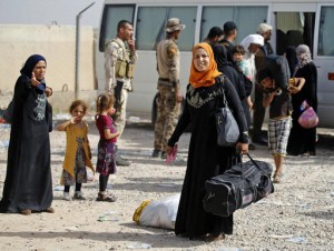 Isis, Falluja: fossa comune con 400 corpi. Spari sui civili 