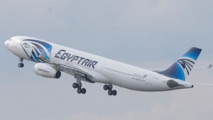 Allarme bomba: volo EgyptAir costretto ad atterraggio d'emergenza