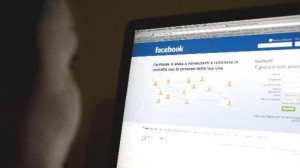 Camorra, boss Carlo Lo Russo intercettato: "Cerca bersagli su Facebook"