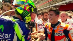 YOUTUBE Moto Gp Barcellona: stretta mano tra Marquez Rossi