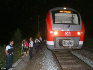 Germania, 17enne con accetta urla "Allah Akbar" su treno: feriti